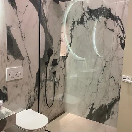 K&k Luxury Σπλιτ